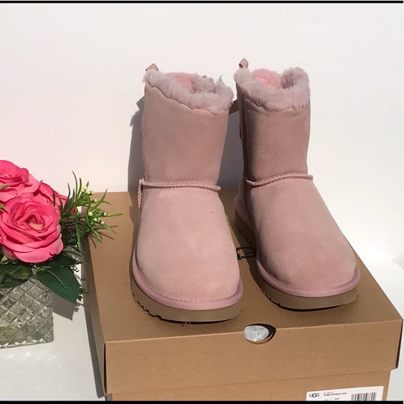 UGG Mini Continuity Bow Boots - Picture 4 of 8